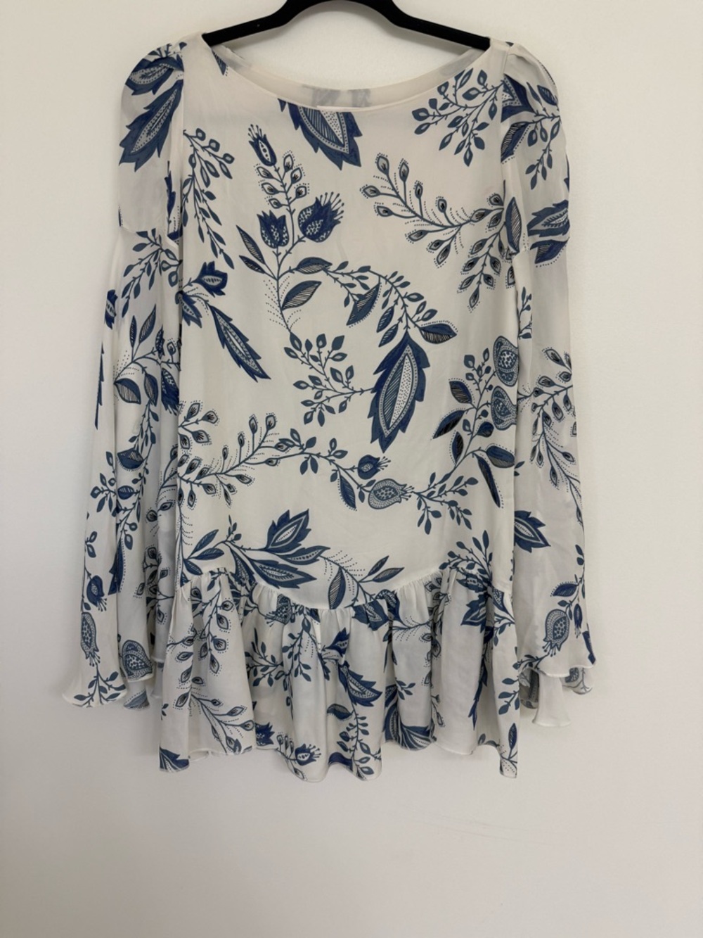 Stone Cold Fox White Floral Ruffle Hem dress  with Blue floral Print Size 1